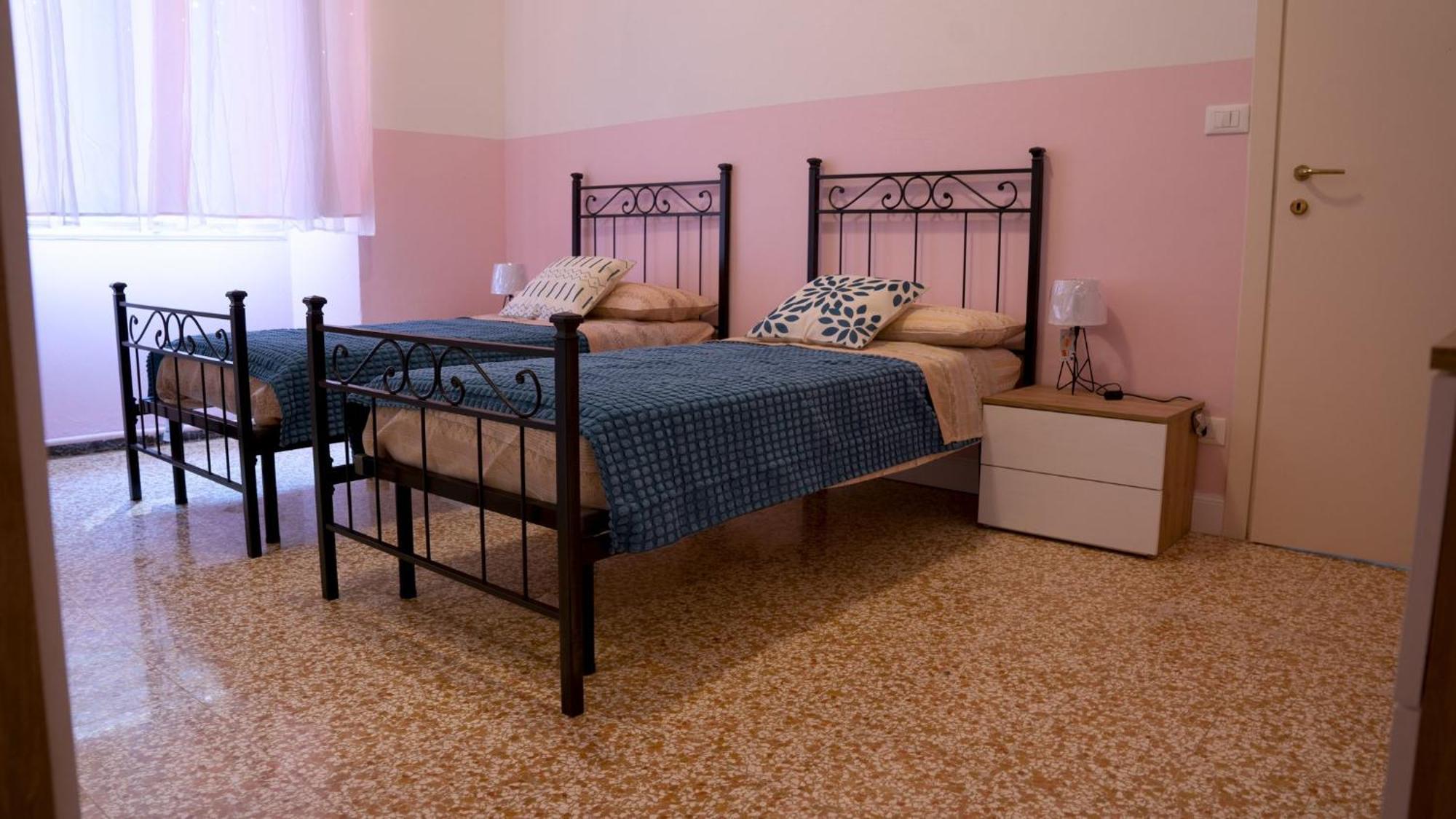 Home Sweet Home Bologna Bagian luar foto